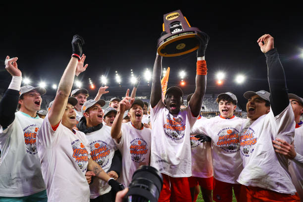 具启发性的 具启发性的