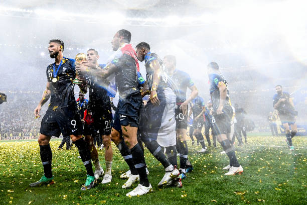 以及坚韧不 以及坚韧不